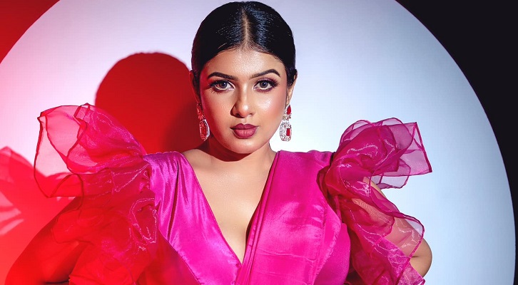 জন্মদিনে সংসার ভাঙার ঘোষণা অভিনেত্রীর